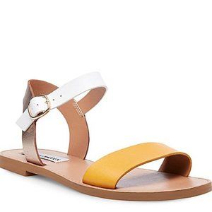 Steve Madden Donddi Flat Sandal